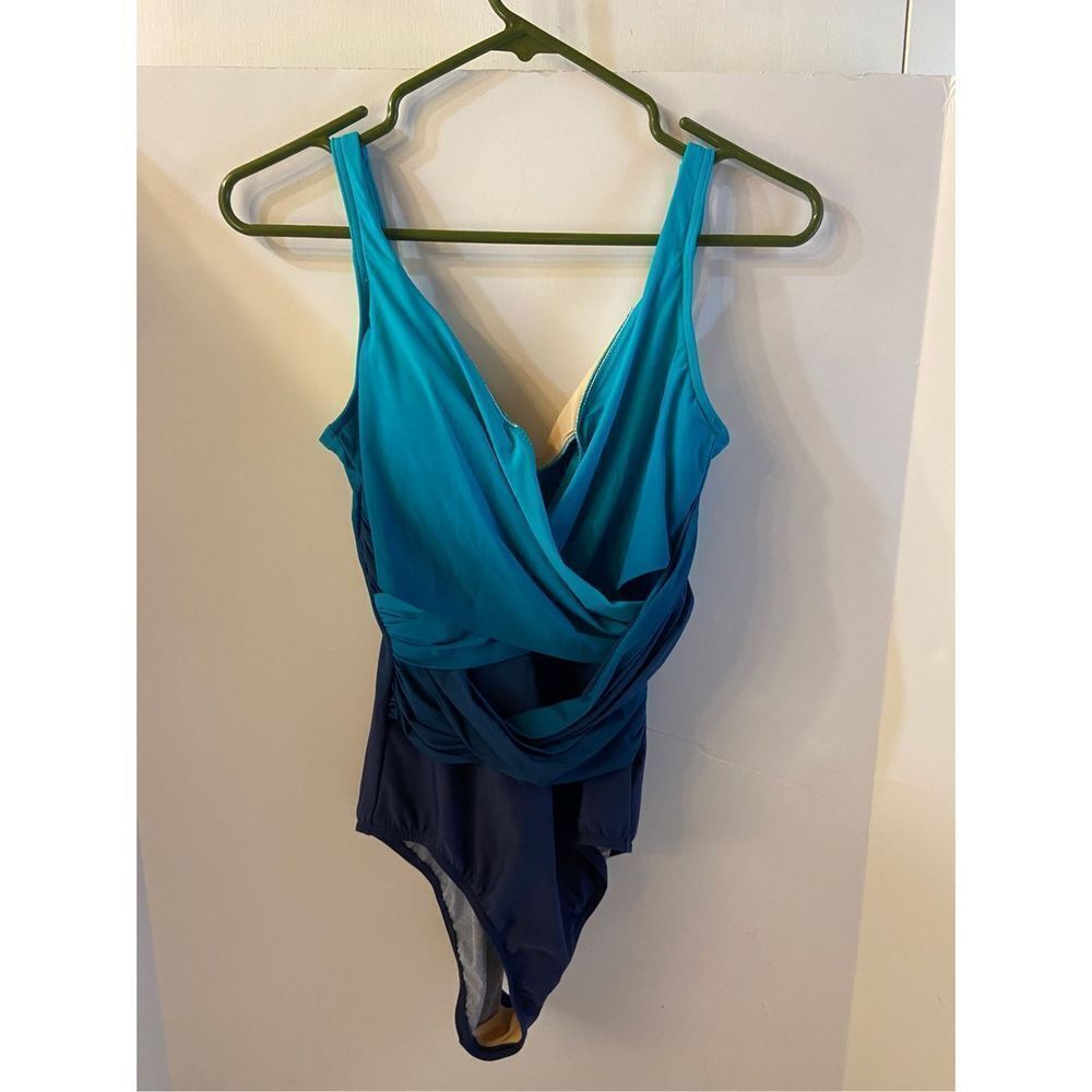 Lands‎ end blue green ruched 1 piece size 8 swimsuit